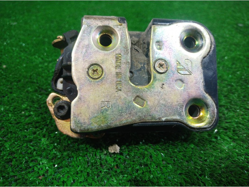 Recambio de cerradura puerta trasera derecha para chrysler pt cruiser (pt) 2.2 crd catwalk classic referencia OEM IAM   