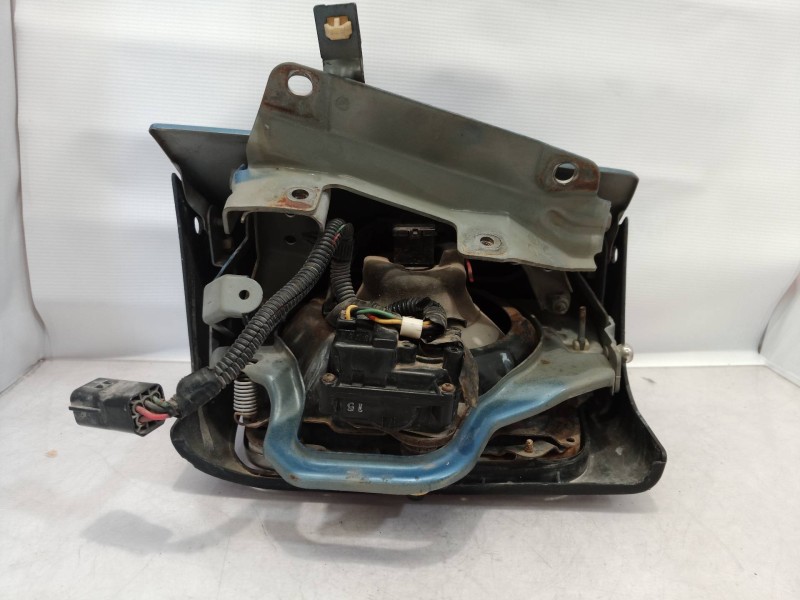 Recambio de faro izquierdo para mazda 323 berlina/familiar (bf/bw) lx berlina (bf) referencia OEM IAM   