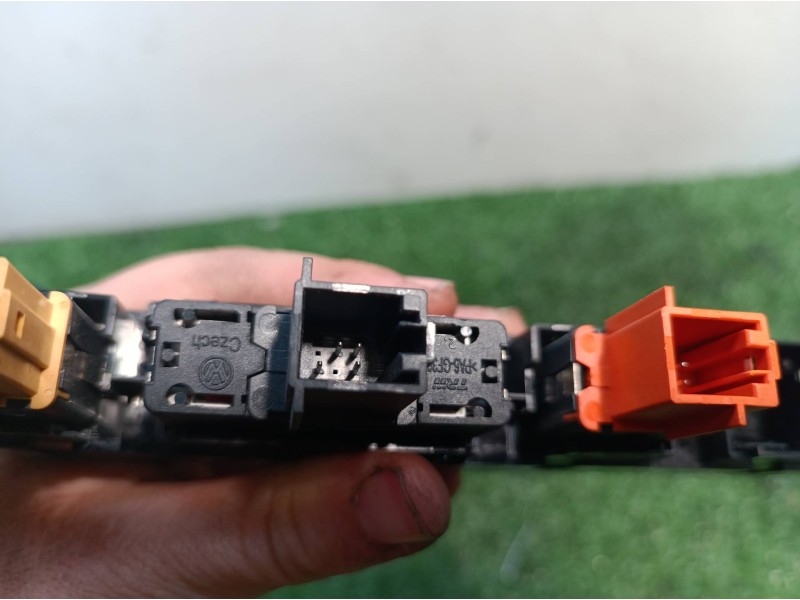 Recambio de warning para volkswagen touareg (7p6) v6 tdi bluemotion premium referencia OEM IAM   