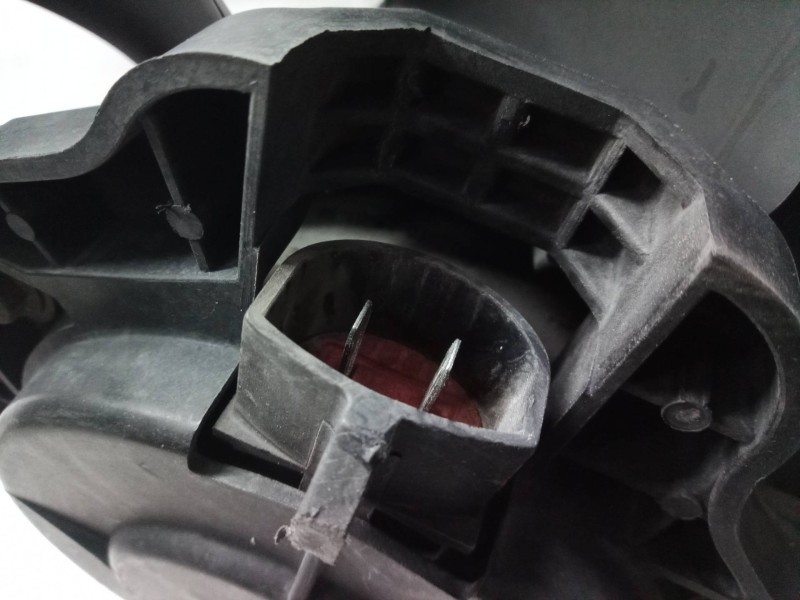 Recambio de electroventilador para mazda 2 berlina (dy) 1.2 active (55kw) referencia OEM IAM 8240387 8240387 8240387