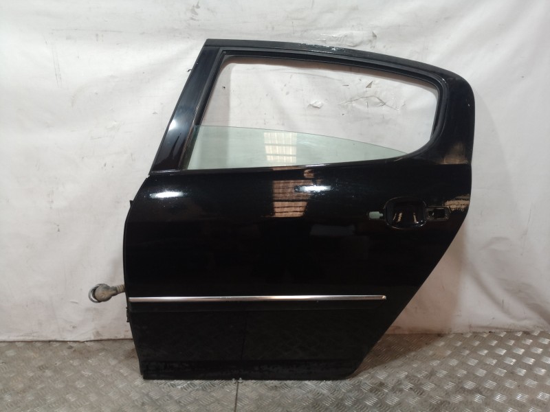 Recambio de puerta trasera izquierda para peugeot 407 sport referencia OEM IAM   