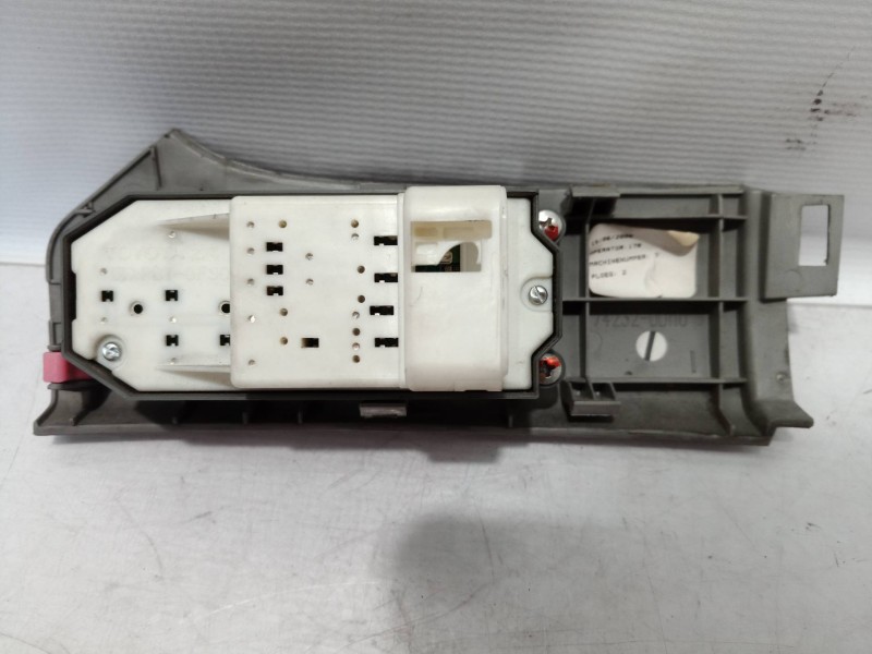 Recambio de mando elevalunas delantero izquierdo para toyota yaris (ksp9/scp9/nlp9) básico referencia OEM IAM   