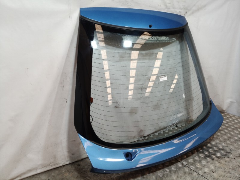 Recambio de porton trasero para mazda 323 berlina/familiar (bf/bw) lx berlina (bf) referencia OEM IAM   