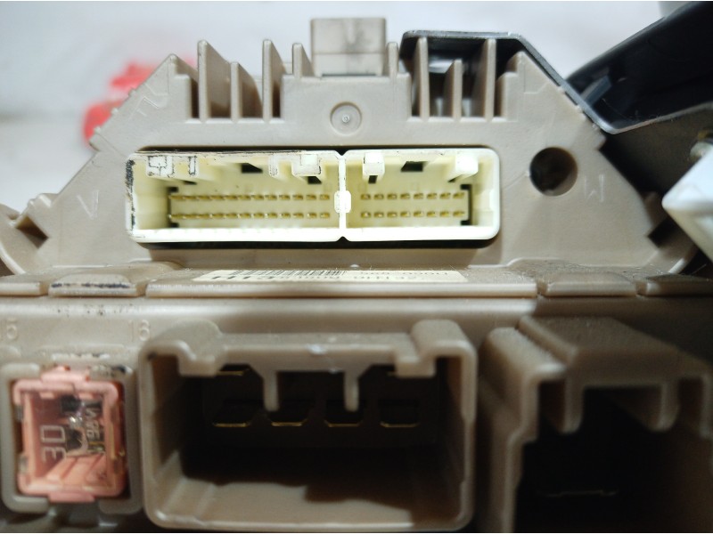 Recambio de cuadro instrumentos para peugeot 107 básico referencia OEM IAM H1383800 H1383800 H1383800