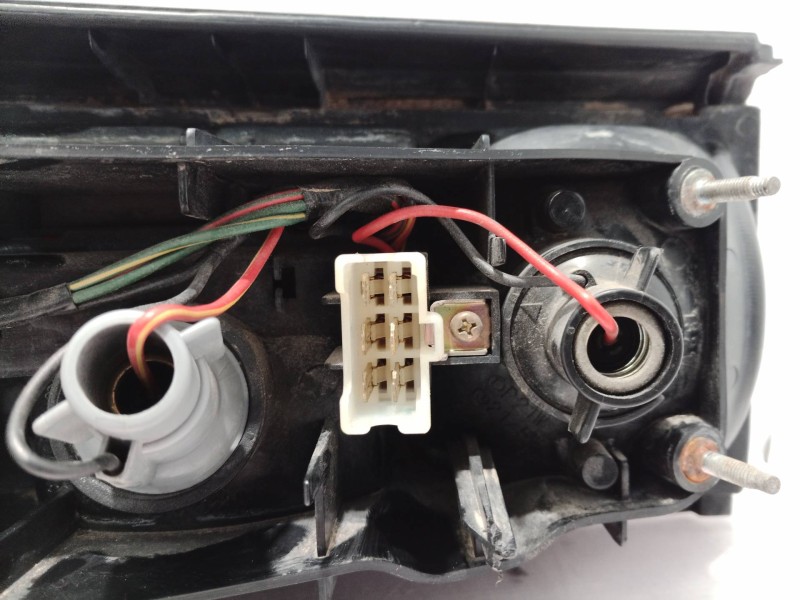 Recambio de piloto trasero derecho para mazda 323 berlina/familiar (bf/bw) lx berlina (bf) referencia OEM IAM   
