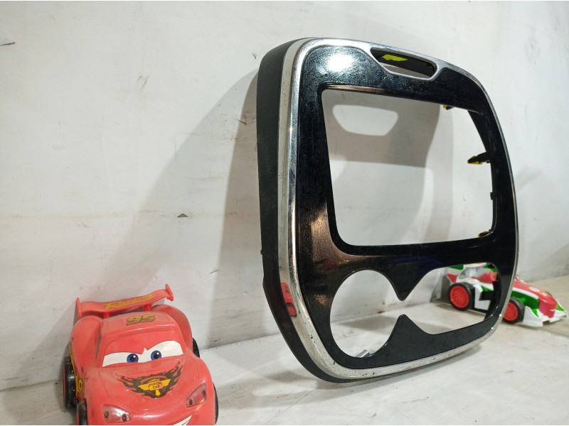 Recambio de varios para renault captur helly hansen referencia OEM IAM 682700795R 682700795R 682700795