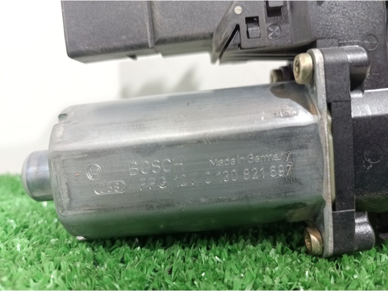 Recambio de motor elevalunas trasero izquierdo para volkswagen passat berlina (3b2) referencia OEM IAM 0130821697 0130821697 013 Recambio de motor elevalunas trasero izquierdo para volkswagen passat berlina (3b2) referencia OEM IAM 0130821697 0130821697 013