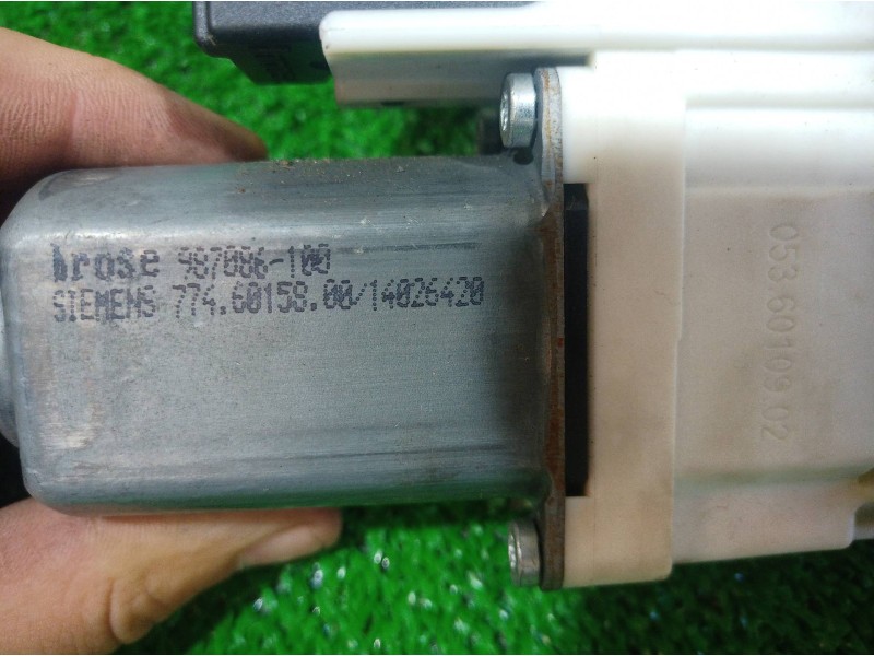 Recambio de motor elevalunas delantero izquierdo para seat ibiza (6l1) cool referencia OEM IAM 987086100 987086100 987086100