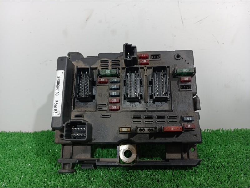 Recambio de caja reles / fusibles para peugeot 307 (s1) xr referencia OEM IAM  9650664180 9650664180