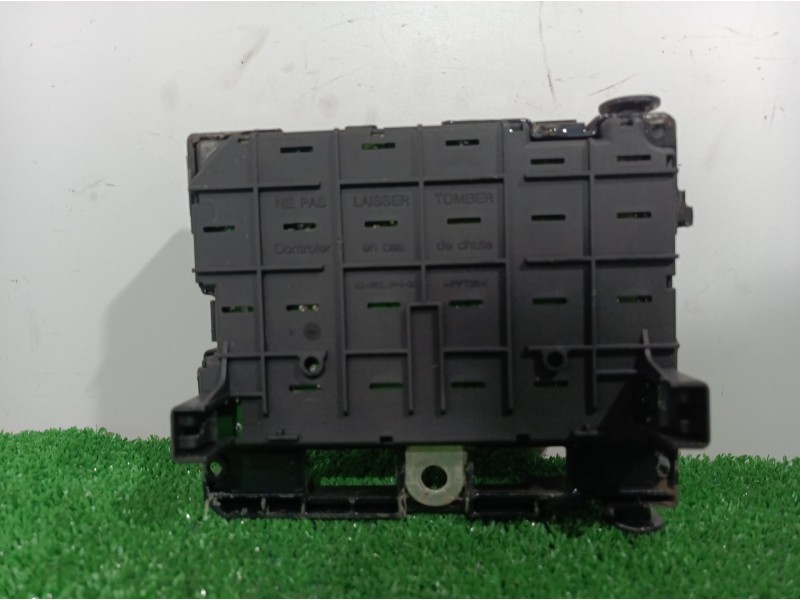 Recambio de caja reles / fusibles para peugeot 307 (s1) xr referencia OEM IAM  9650664180 9650664180