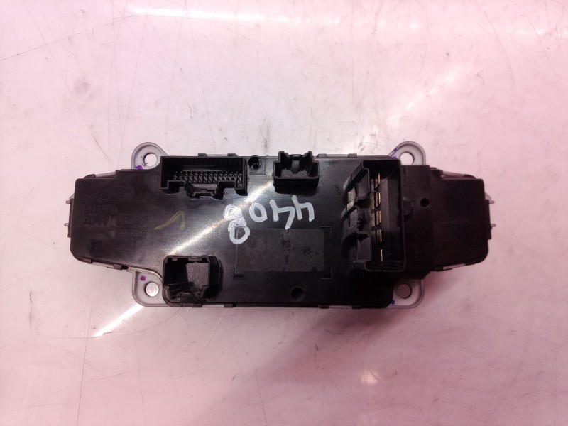 Recambio de mando calefaccion / aire acondicionado para ford tourneo courier (c4a) ambiente referencia OEM IAM AV1T18549 AV1T185
