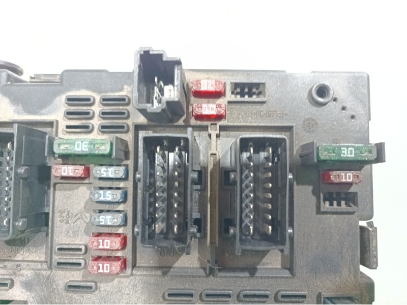 Recambio de caja reles / fusibles para peugeot 307 (s1) xr referencia OEM IAM  9650664180 9650664180