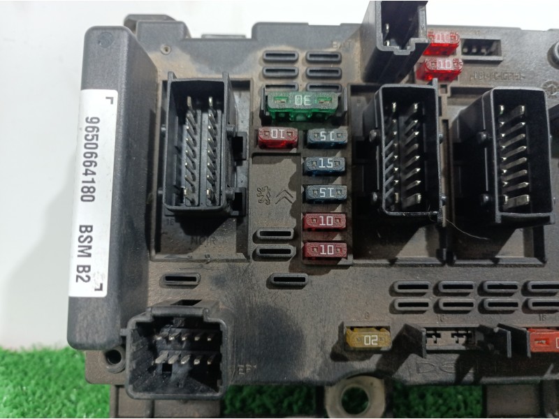 Recambio de caja reles / fusibles para peugeot 307 (s1) xr referencia OEM IAM  9650664180 9650664180