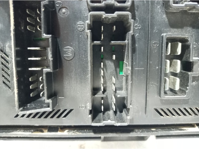 Recambio de caja reles / fusibles para ssangyong kyron referencia OEM IAM   