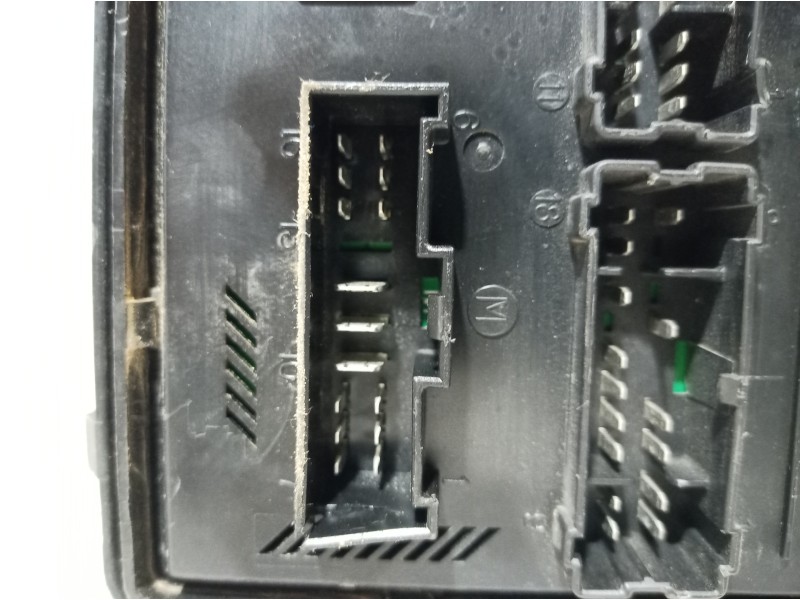 Recambio de caja reles / fusibles para ssangyong kyron referencia OEM IAM   