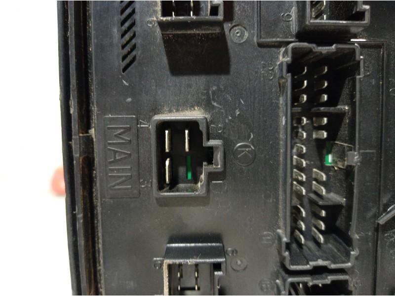 Recambio de caja reles / fusibles para ssangyong kyron referencia OEM IAM   