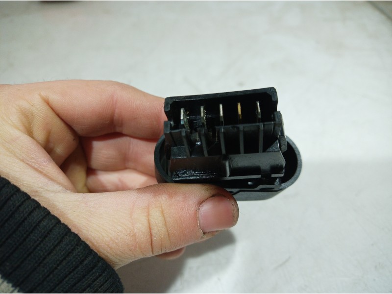 Recambio de interruptor para renault kangoo referencia OEM IAM   