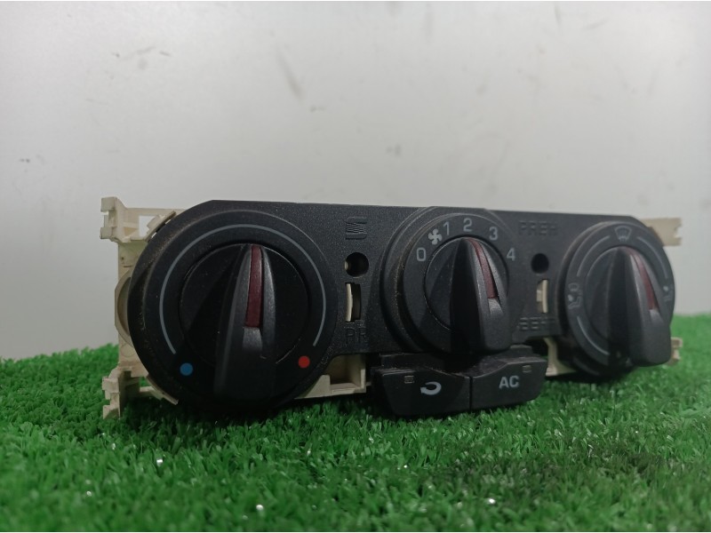 Recambio de mando calefaccion / aire acondicionado para seat ibiza sc (6j1) emoción referencia OEM IAM 6J0820045A 6J0820045A T01