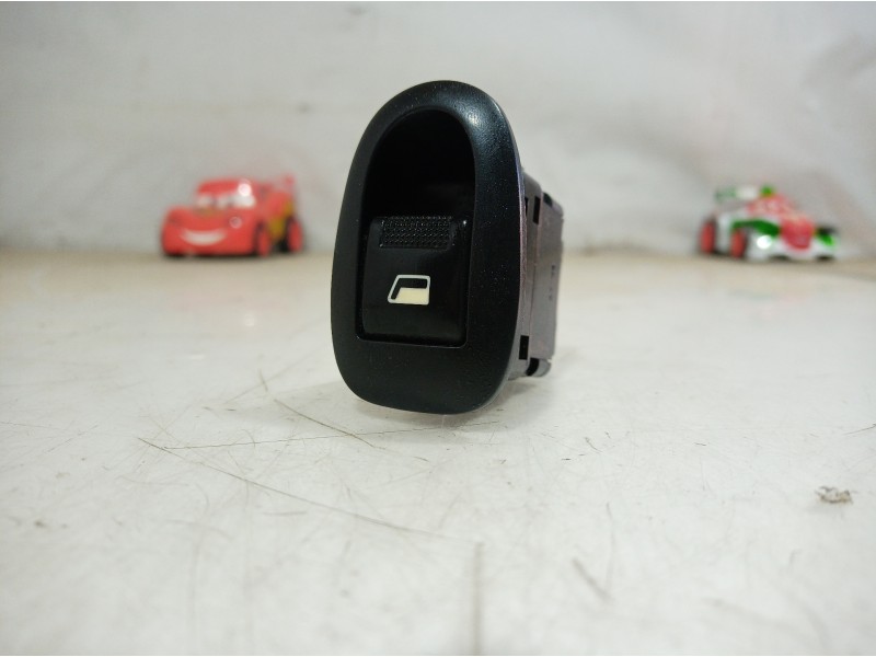 Recambio de mando elevalunas trasero derecho para citroën c3 referencia OEM IAM 25943 25943 25943