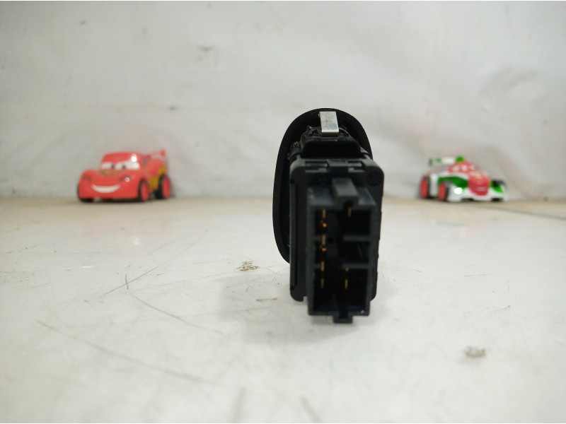 Recambio de mando elevalunas trasero derecho para citroën c3 referencia OEM IAM 25943 25943 25943