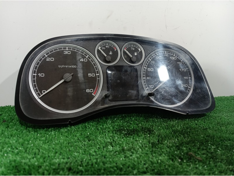 Recambio de cuadro instrumentos para peugeot 307 (s1) xr referencia OEM IAM  P9646742480 216518703