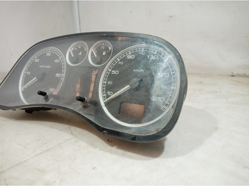 Recambio de cuadro instrumentos para peugeot 307 (s1) referencia OEM IAM P9636708880E05 P9636708880E05 P9636708880E05