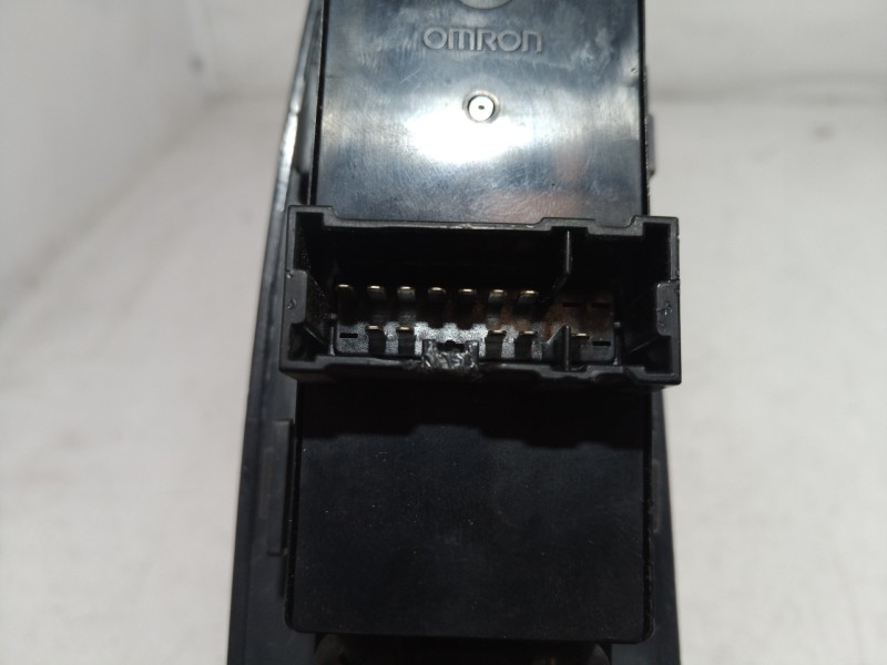 Recambio de mando elevalunas delantero izquierdo para nissan primera berlina (p12) acenta referencia OEM IAM 2352N1 2352N1 2352N