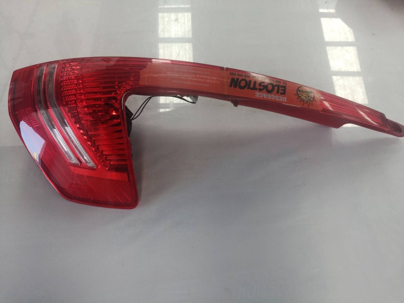 Recambio de piloto trasero derecho para citroën c4 berlina vtr plus referencia OEM IAM 9655863980 9655863980 9655863780