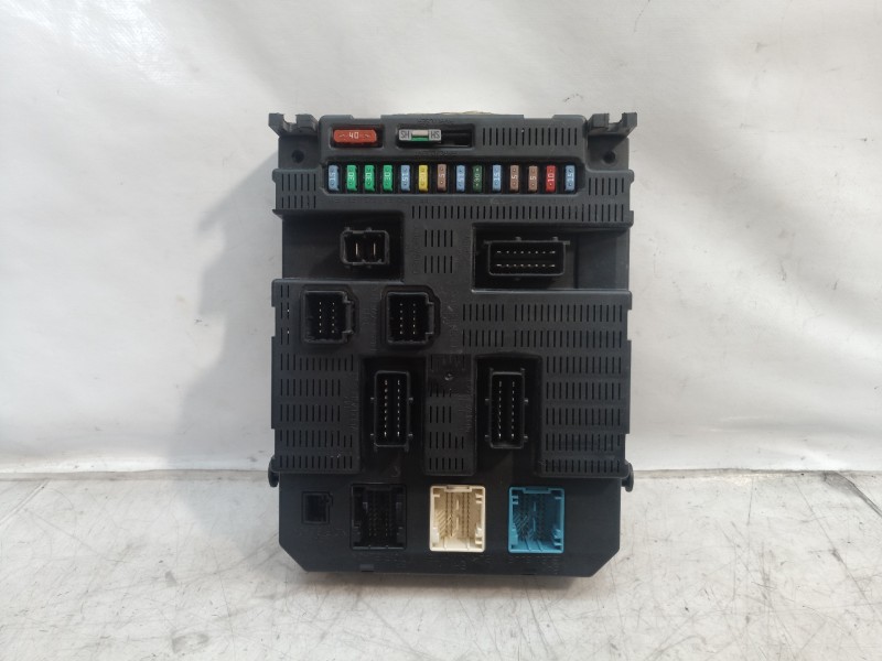 Recambio de caja reles / fusibles para peugeot 207 confort referencia OEM IAM 9659285380 9659285380 9659285380