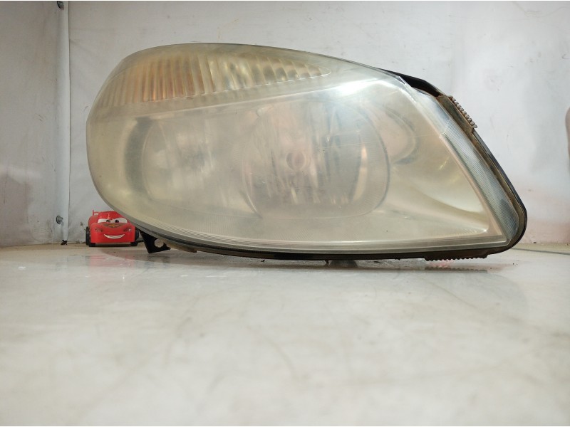 Recambio de faro derecho para renault scenic ii 1.5 dci diesel referencia OEM IAM 15810400 15810400 15810400
