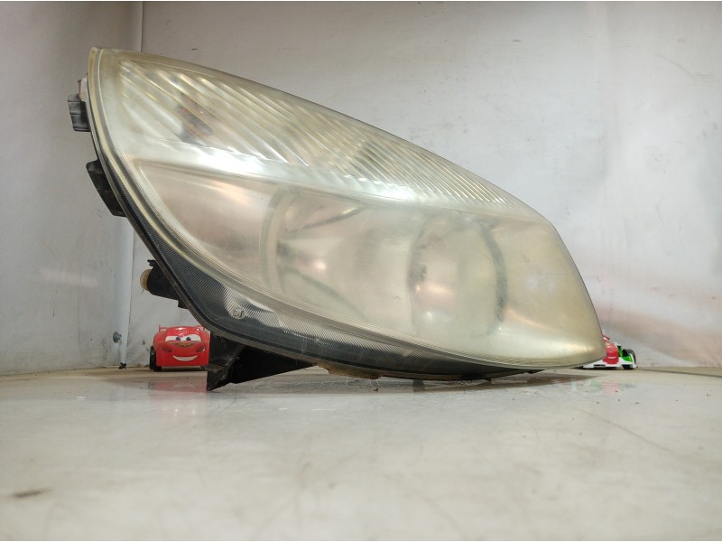 Recambio de faro derecho para renault scenic ii 1.5 dci diesel referencia OEM IAM 15810400 15810400 15810400