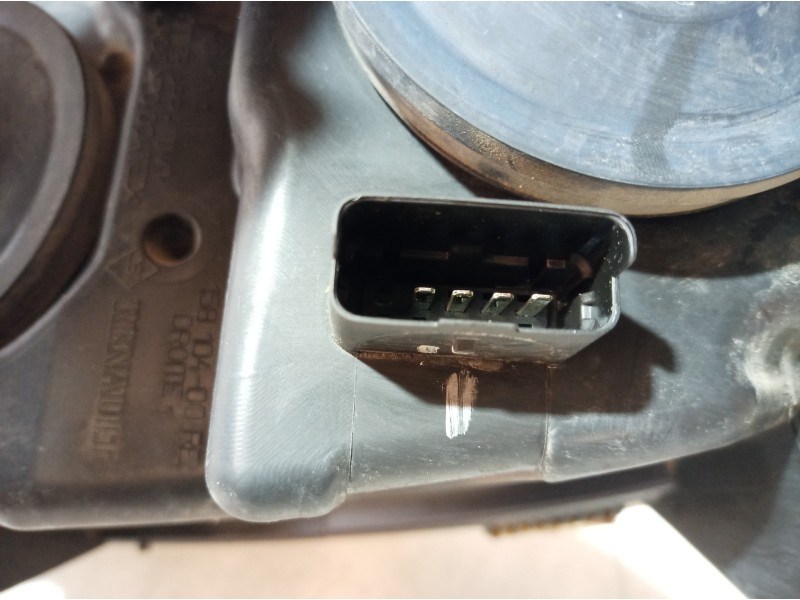 Recambio de faro derecho para renault scenic ii 1.5 dci diesel referencia OEM IAM 15810400 15810400 15810400