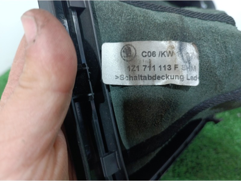 Recambio de pomo palanca cambio para skoda octavia combi (1z5) elegance referencia OEM IAM 1Z1711113F 1Z1711113F 1Z1711113