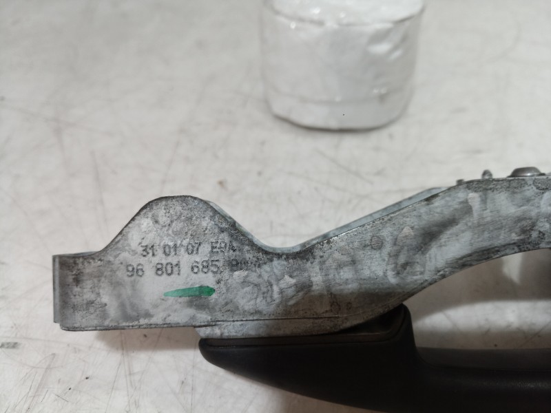 Recambio de maneta exterior delantera derecha para peugeot 207 confort referencia OEM IAM 9680168580 9680168580 9680168580