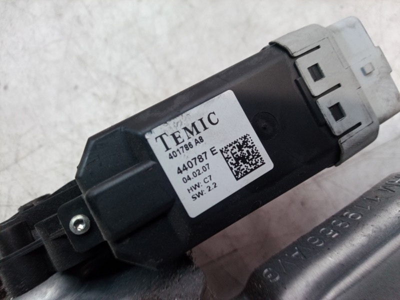 Recambio de elevalunas delantero derecho para peugeot 207 confort referencia OEM IAM 401786A8 401786A8 401786A8