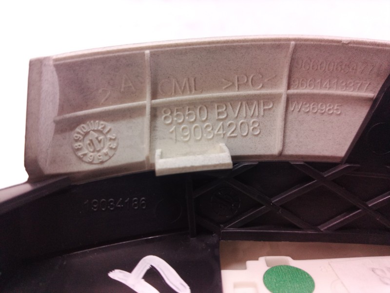 Recambio de pantalla multifuncion para citroën c4 picasso business class referencia OEM IAM 19034208 19034208 19034208