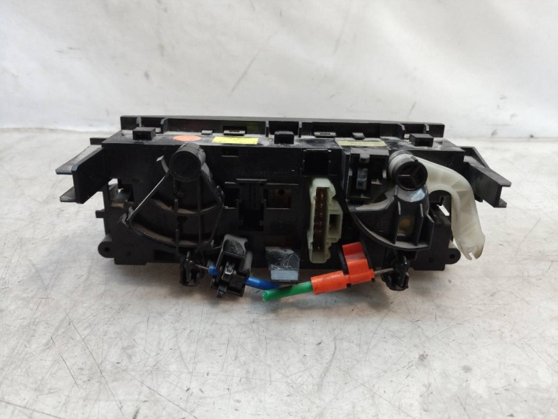 Recambio de mando calefaccion / aire acondicionado para peugeot 207 confort referencia OEM IAM 69910004 69910004 69910004