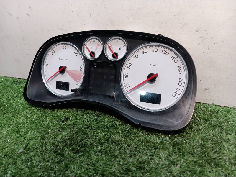 Recambio de cuadro instrumentos para peugeot 307 cc (s2) sport referencia OEM IAM P9655925880B02 216775064E 9655925880