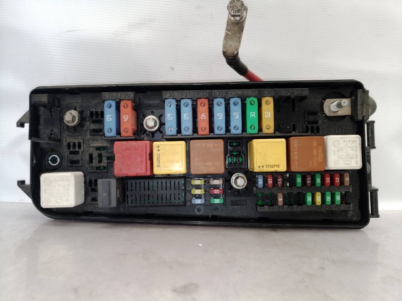 Recambio de caja reles / fusibles para opel vectra c berlina comfort referencia OEM IAM 13240247 13240247 519181101