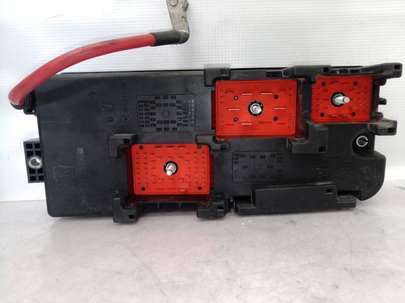 Recambio de caja reles / fusibles para opel vectra c berlina comfort referencia OEM IAM 13240247 13240247 519181101