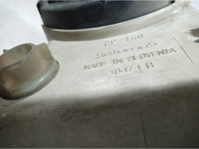 Recambio de faro derecho para volkswagen golf iii berlina (1h1) 1.4 referencia OEM IAM 18474R 18474R 18474