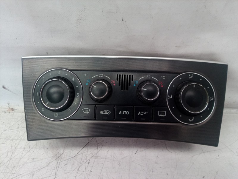 Recambio de mando calefaccion / aire acondicionado para mercedes-benz clase c (w203) berlina referencia OEM IAM A2038301785 A203