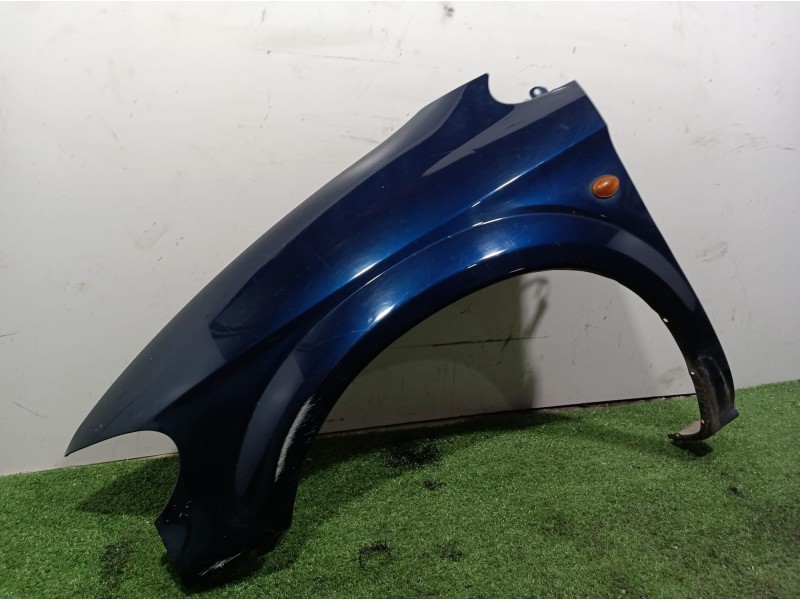 Recambio de aleta delantera izquierda para chrysler voyager (rg) 2.5 crd grand voyager limited referencia OEM IAM   