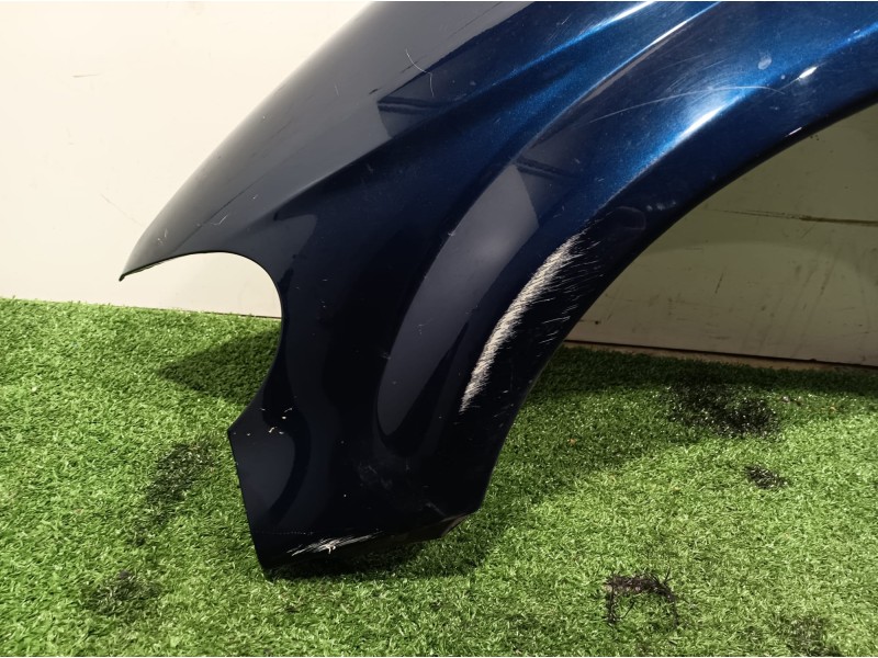 Recambio de aleta delantera izquierda para chrysler voyager (rg) 2.5 crd grand voyager limited referencia OEM IAM   