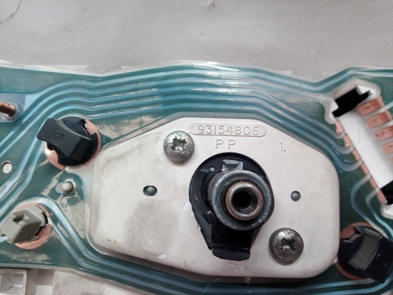 Recambio de cuadro instrumentos para opel corsa a city referencia OEM IAM 93154806 93154806 93154806