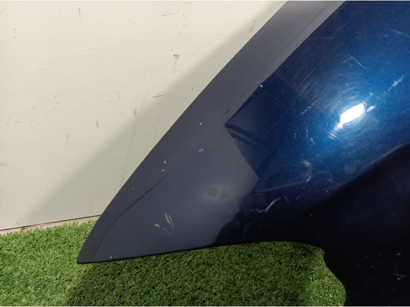 Recambio de aleta delantera izquierda para chrysler voyager (rg) 2.5 crd grand voyager limited referencia OEM IAM   