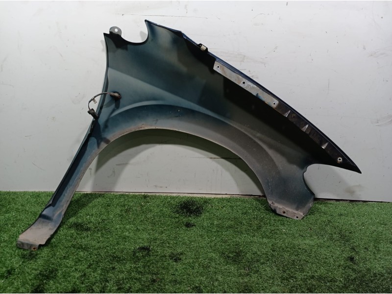 Recambio de aleta delantera izquierda para chrysler voyager (rg) 2.5 crd grand voyager limited referencia OEM IAM   