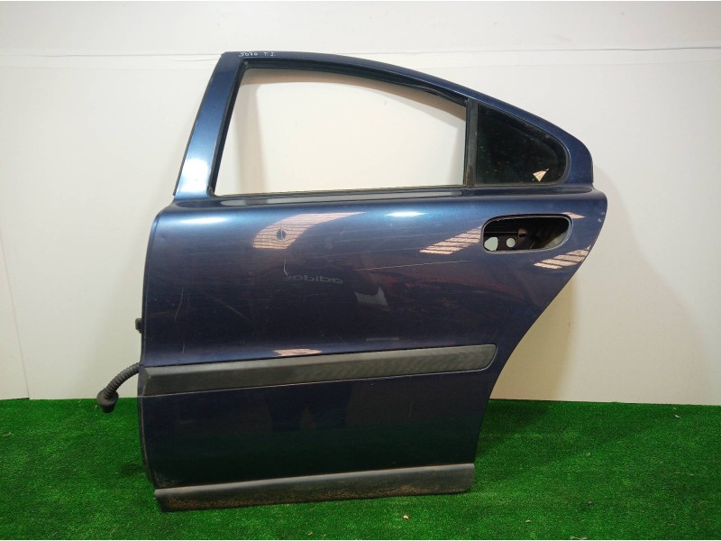 Recambio de puerta trasera izquierda para volvo s60 berlina 2.4 (103kw) referencia OEM IAM   