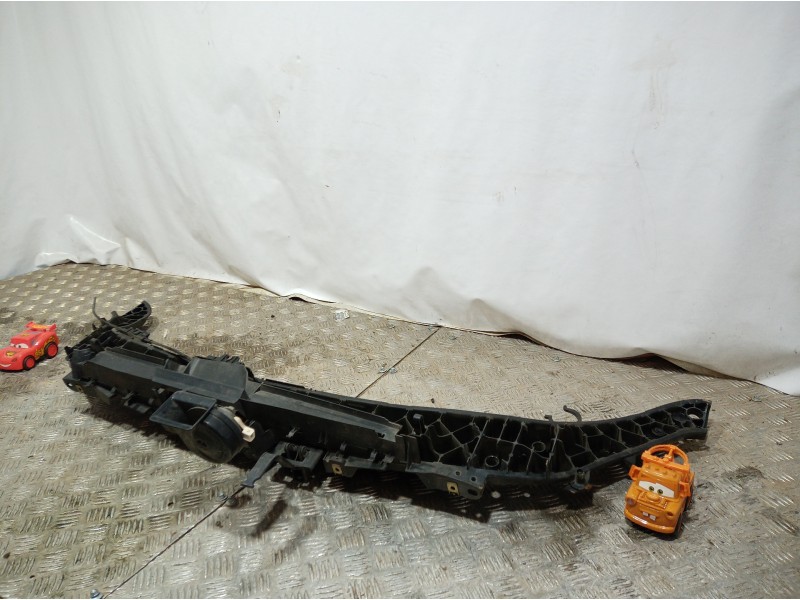 Recambio de panel frontal para renault scenic ii referencia OEM IAM   