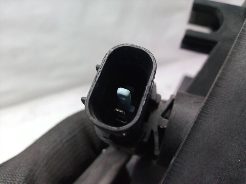 Recambio de electroventilador para hyundai elantra (xd) 1.6 gls (4-ptas.) referencia OEM IAM 977302DXXX 977302 977302